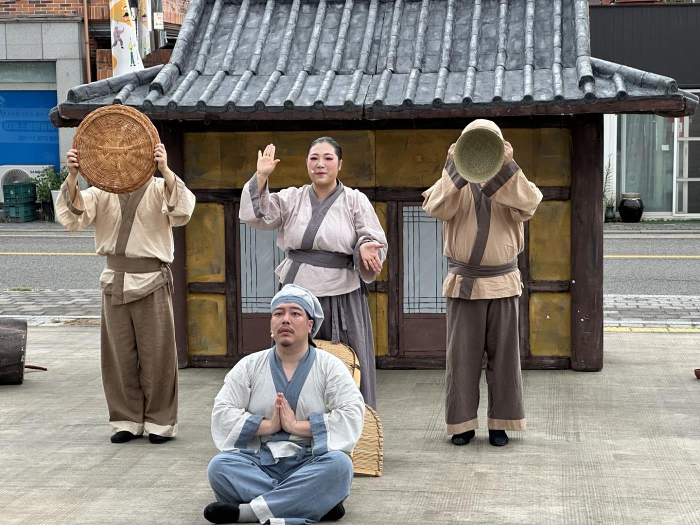 사진(문화가 있는 날,입암면 마당극 사진).jpg