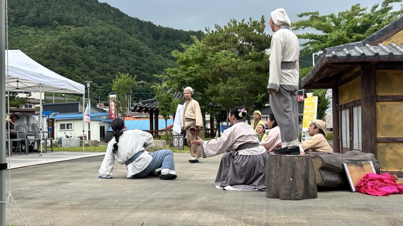 사진(문화가 있는 날,입암면 마당극 사진) (3).jpg