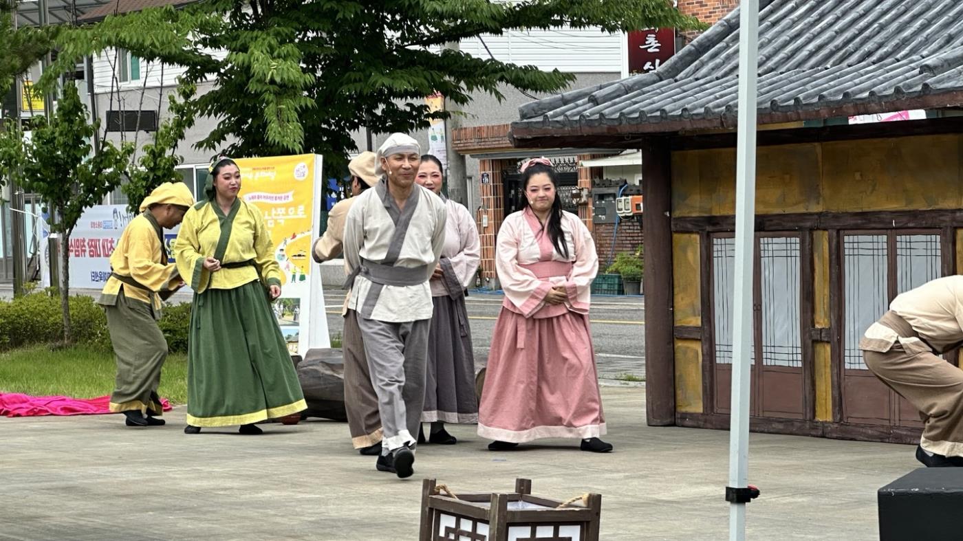 사진(문화가 있는 날,입암면 마당극 사진) (4).jpg