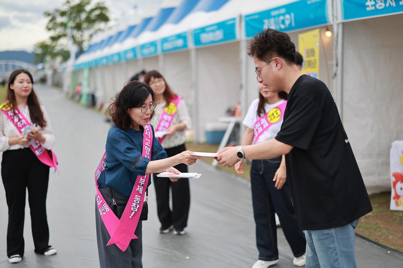 0624 안동시, 포항국제불빛축제서 고향사랑기부제 홍보 (3).jpg