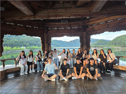 사본 -사진1(국립경국대학교 안동영어마을 신평고 특별 캠프) (1).jpg