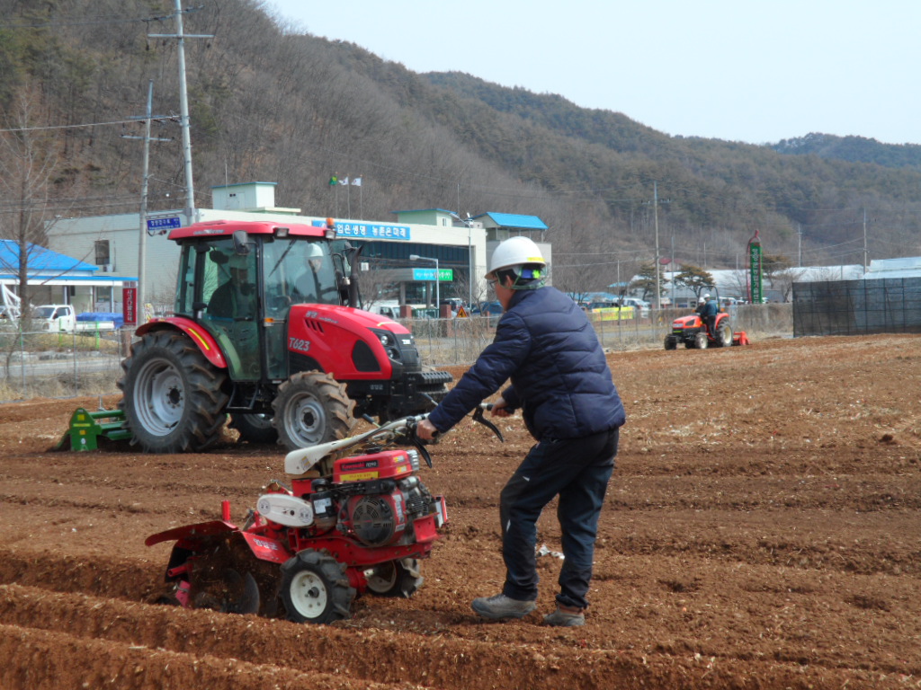 1-2. 사진(농작업 대행서비스 실시).JPG