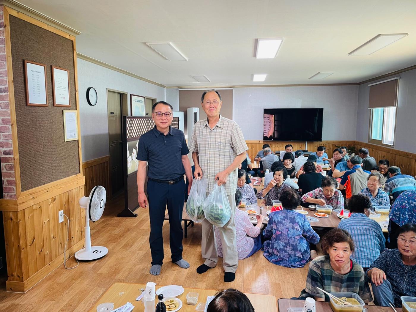 0721 예안면 지역사회보장협의체, 초복 맞이 경로당 수박 나눔 행사 개최 (2).jpg