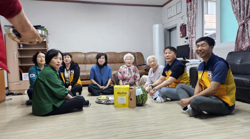 0722 평화동 주민자치회, 초복 맞이 경로당 커피 나눔 (3).jpg